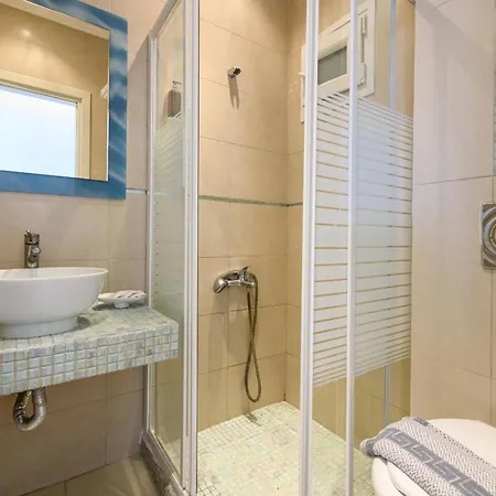 Otel Timoleon 3*