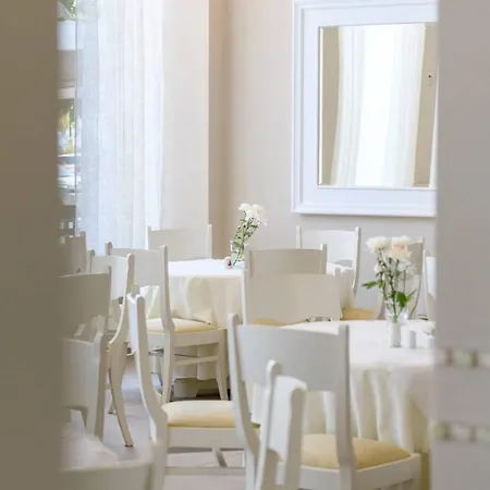 Timoleon Otel 3*